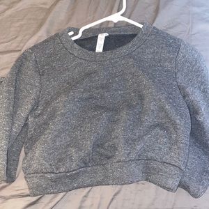 alo cropped sweatshirt